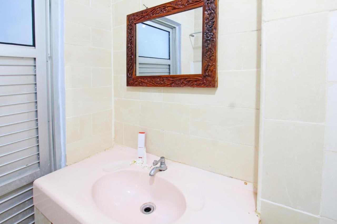 Oyo 91516 Wisata Hotel Ματαράμ Εξωτερικό φωτογραφία